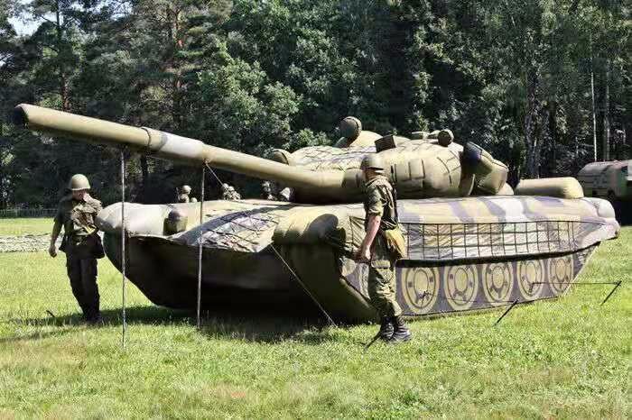 岑溪部队充气坦克